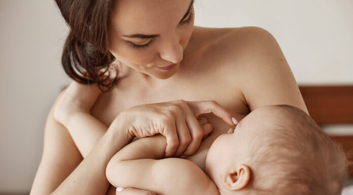 Sestava materinega mleka se spremeni glede na to, ali ima sina ali hčer