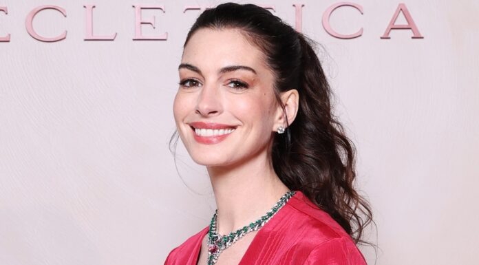 Anne Hathaway očarala v Valentino Haute Couture