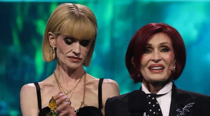 Shirana Kelly Osbourne skupaj s svojo mamo šokirala oboževalce