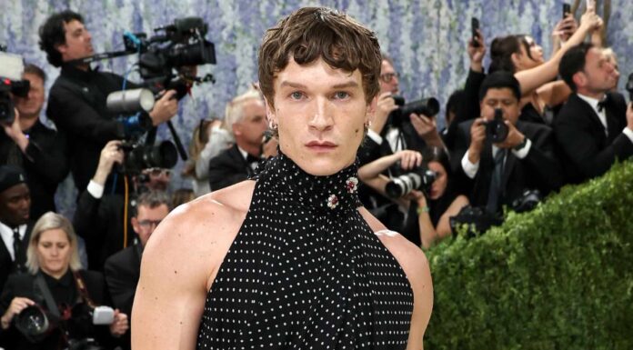 Modna revolucija ali le zmeda v garderobi (ali glavi)? Connor Storrie na Met Gala