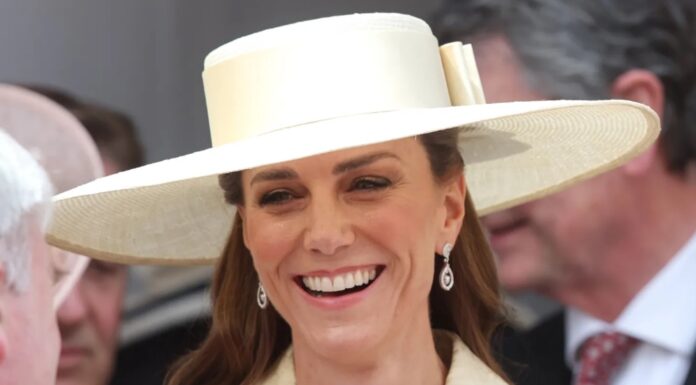 Princesa Kate je za Garter Day izbrala trend masleno rumene