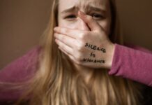 Britanski škandal: kako so britanske institucije aktivno sodelovale pri uničenju tisočev deklet