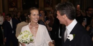 Češki supermodel 90ih, Eva Herzigova, se je po 25 letih zveze in treh otrocih poročila