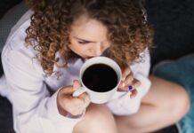 Raziskava: Ljudje, ki pijejo kavo, imajo manj telesne maščobe in več mišic