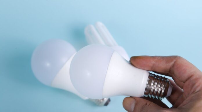 Znanstveniki opozarjajo: LED luči so novi azbest