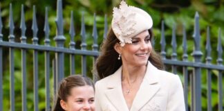 Kate Middleton in princesa Charlotte opaženi na londonski podzemni železnici